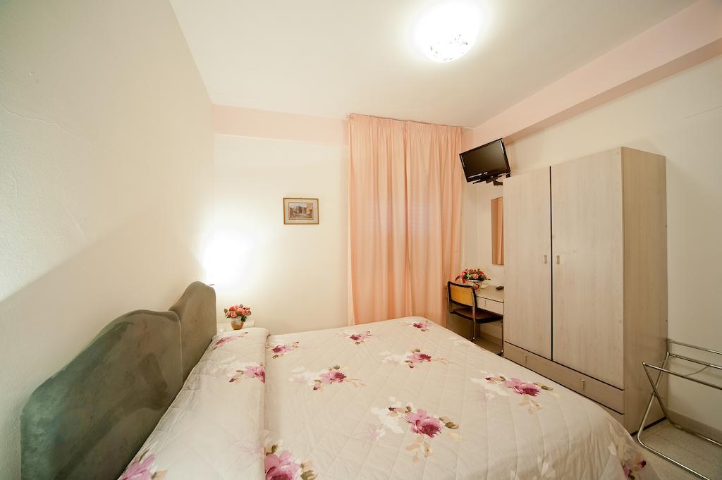 Hotel Il Quadrifoglio Cascia Room photo