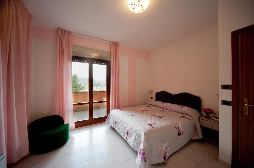 Hotel Il Quadrifoglio Cascia Exterior photo